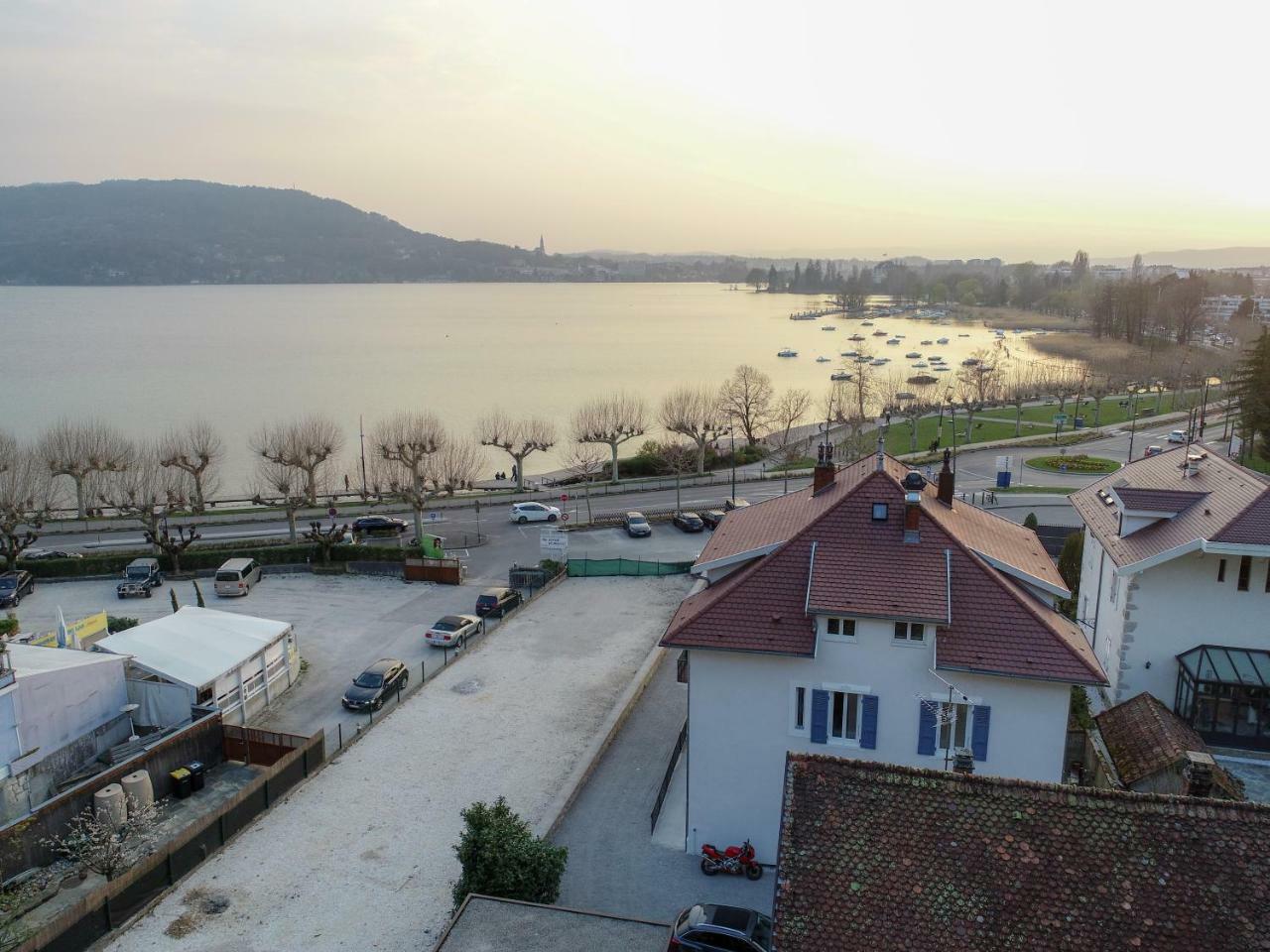 Отель Le Bel Abri Анси Экстерьер фото
